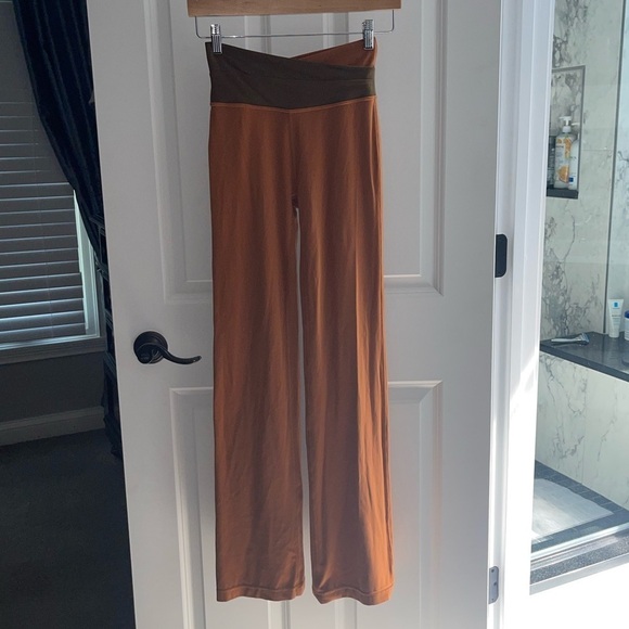 Lululemon Throwback Astro Pant Butternut Brown Deep Artifact 2022 Style W5EFOS 4 - Picture 8 of 9